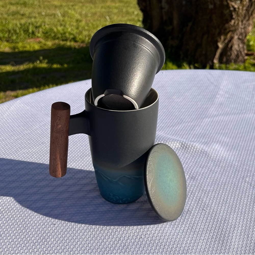 Ceramic tea mug and infuser, with lid. mountain landscape, wooden handle - Picture 6 of 9